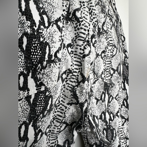 SOLD | Frame Ali High Rise Cigarette Jeans Tonal Python Print - Picture 11 of 11